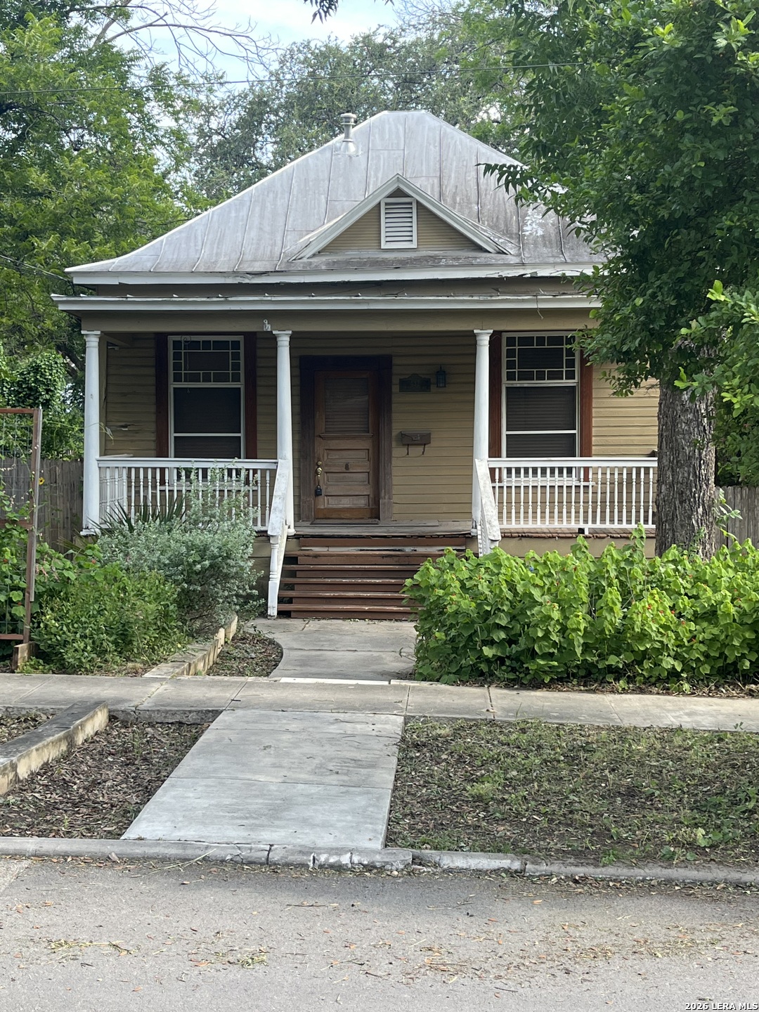 432 W WOODLAWN AVE, San Antonio, TX 78212 — photo 1