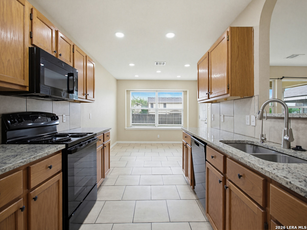 6843 GRAPEVINE LK, , 78244 — photo 1