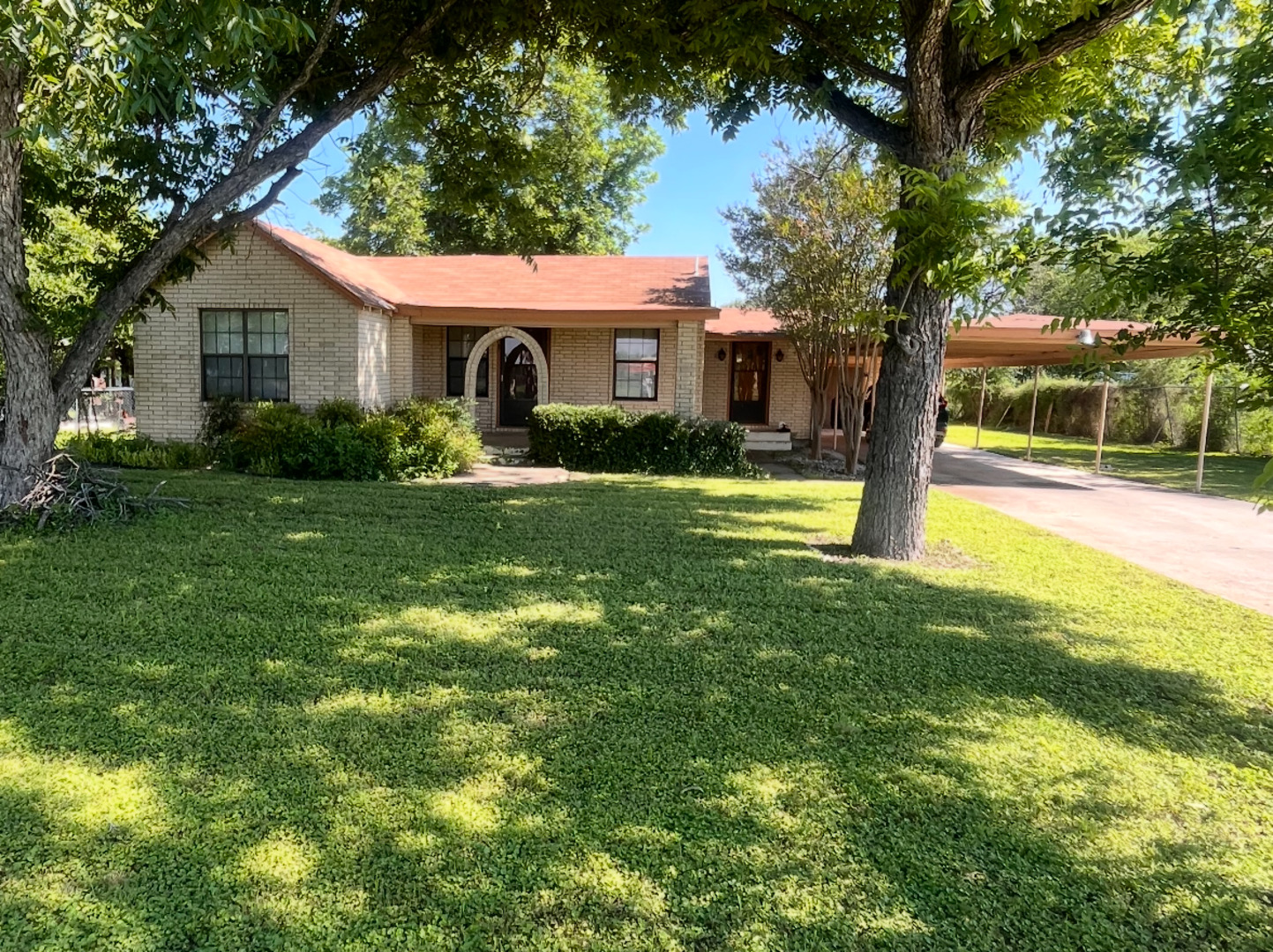 13544 S IH 35, Von Ormy, TX 78073 — photo 1