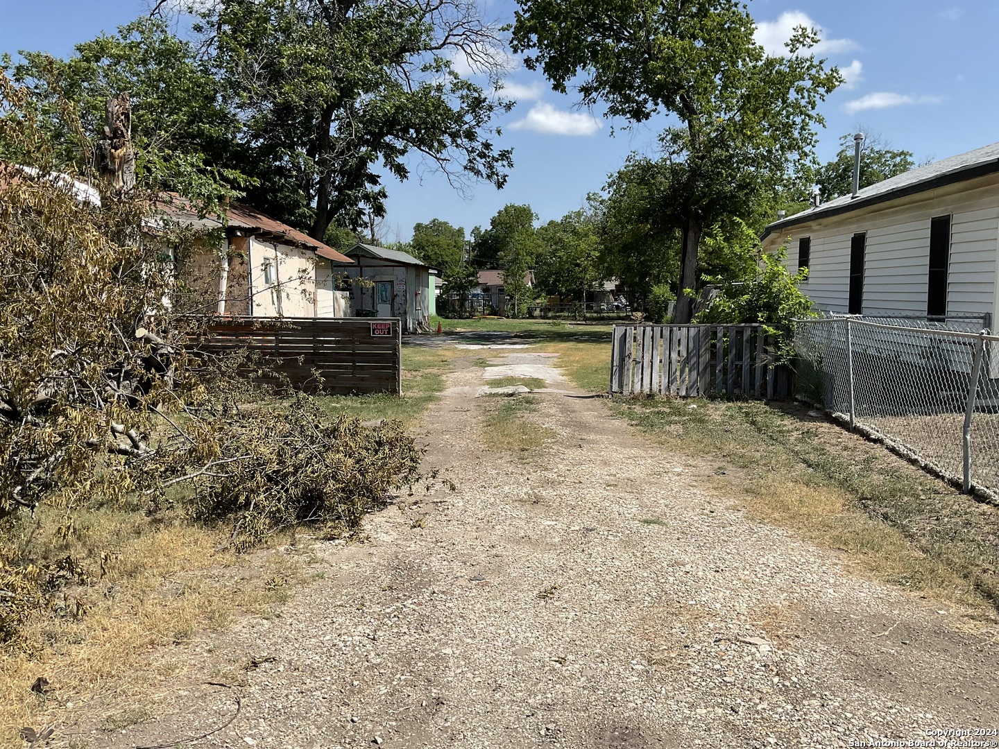 3023 CHIHUAHUA ST, San Antonio, TX 78207 — photo 1