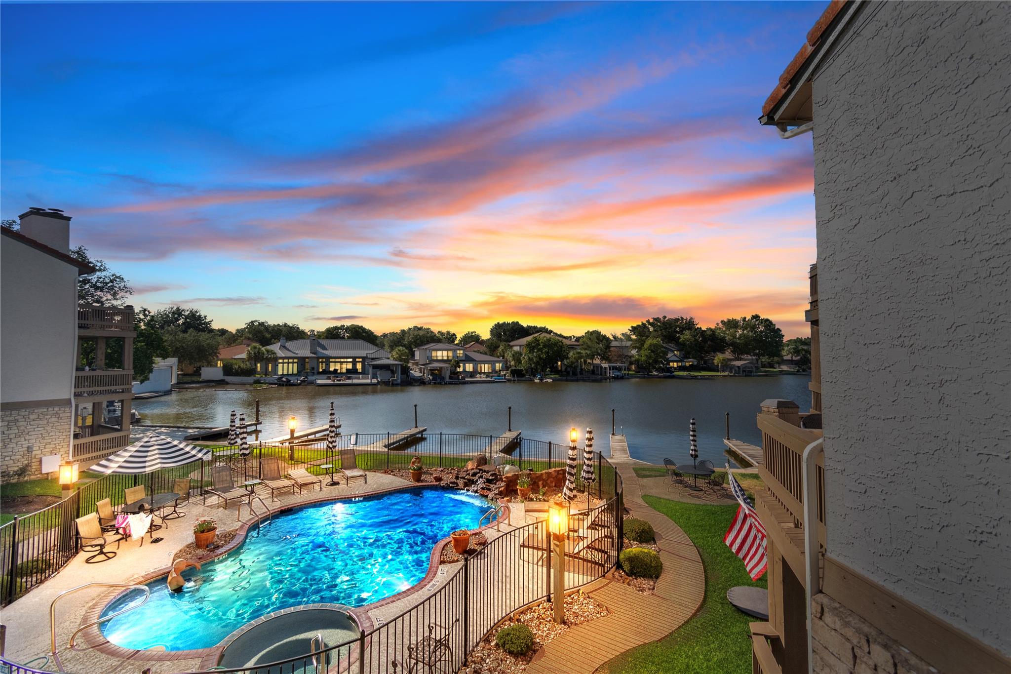 509 Short Circuit, Horseshoe Bay, TX 78657 — photo 1