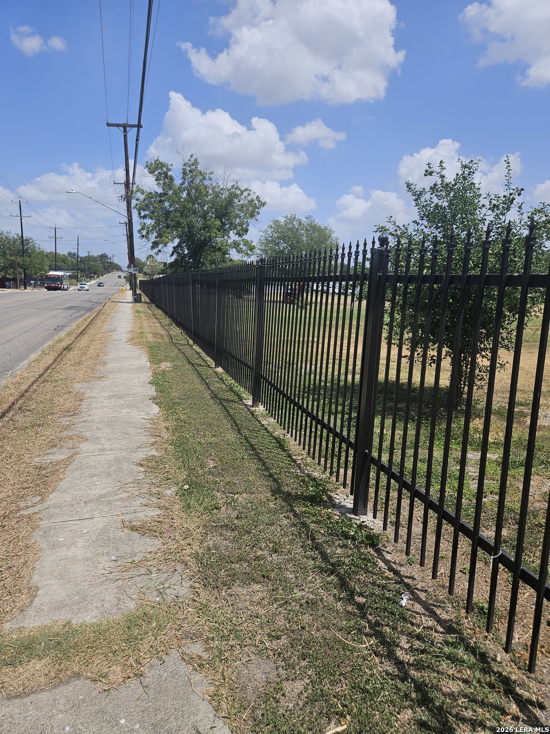 739 W. Baetz, San Antonio, TX 78221 — photo 1