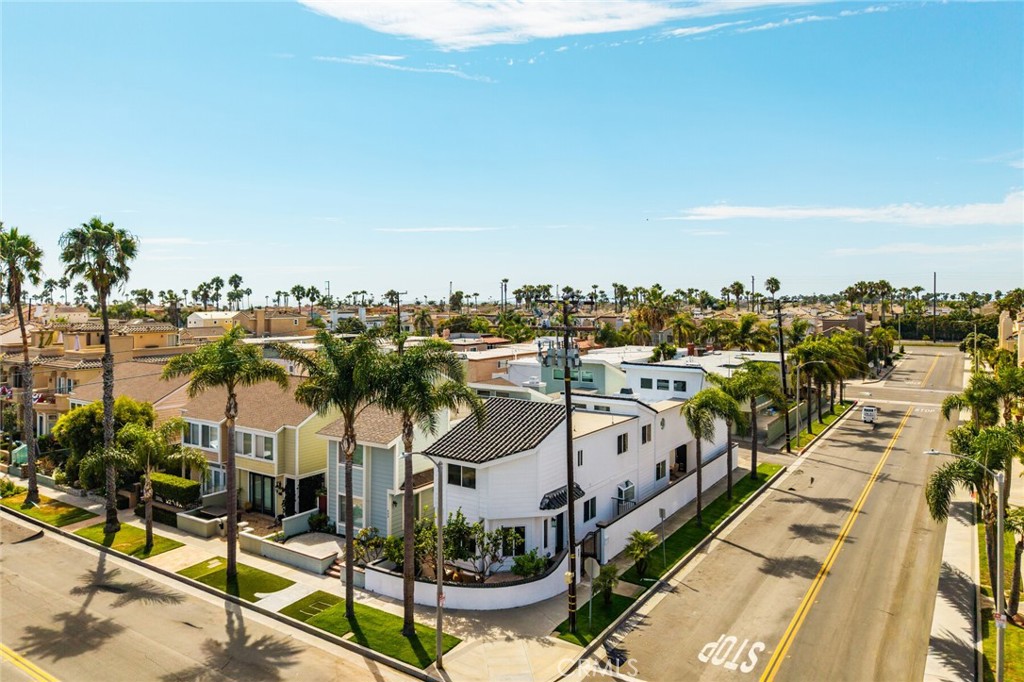 427 21st Street, Huntington Beach, CA 92648 — photo 1