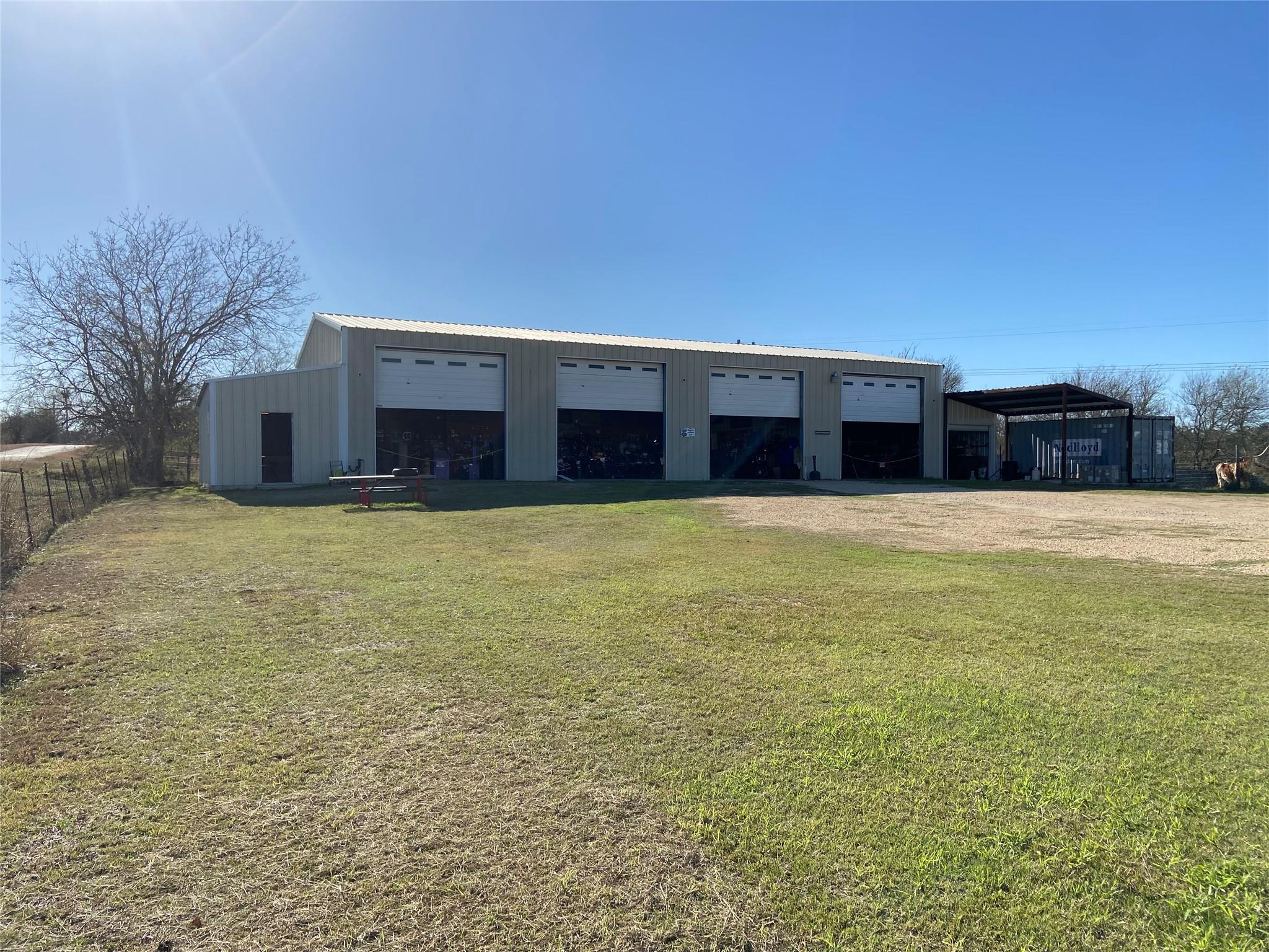 1516 Old Luling, Lockhart, TX 78644 — photo 1