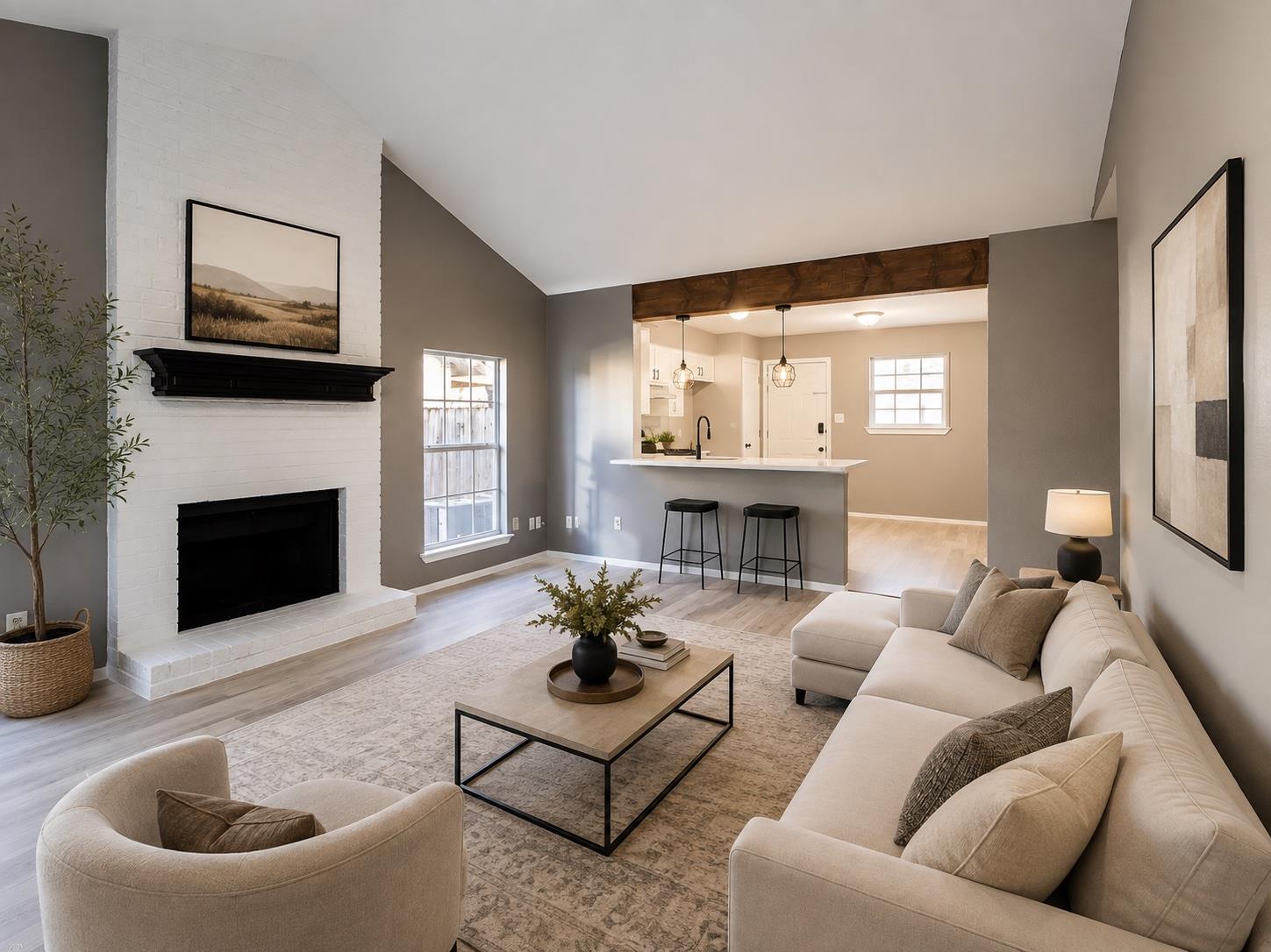 4900 Stassney, Austin, TX 78744 — photo 1