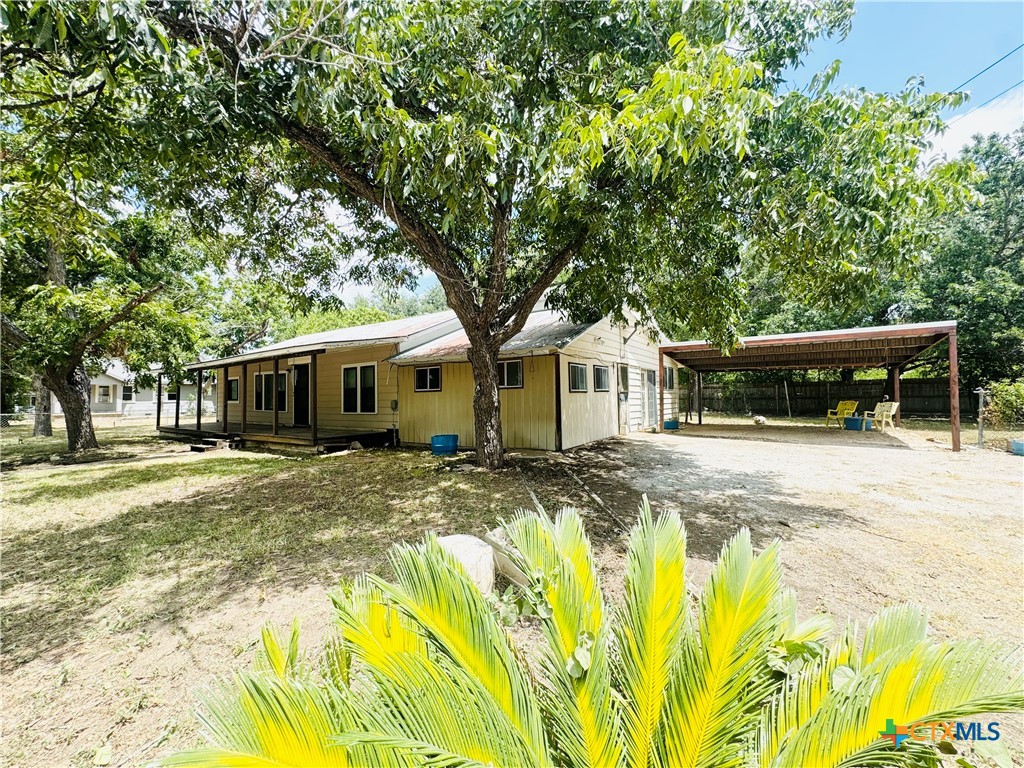 817 Goodrich, Seguin, TX 78155 — photo 1