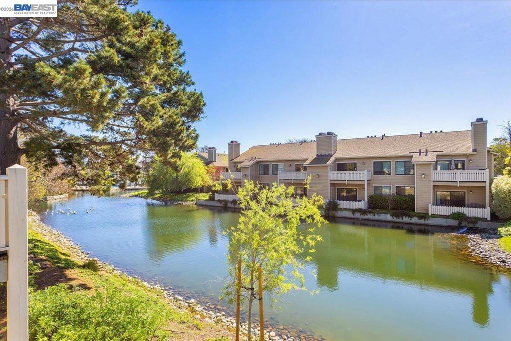 130 Lakeshore Ct, Richmond, CA 94804 — photo 1