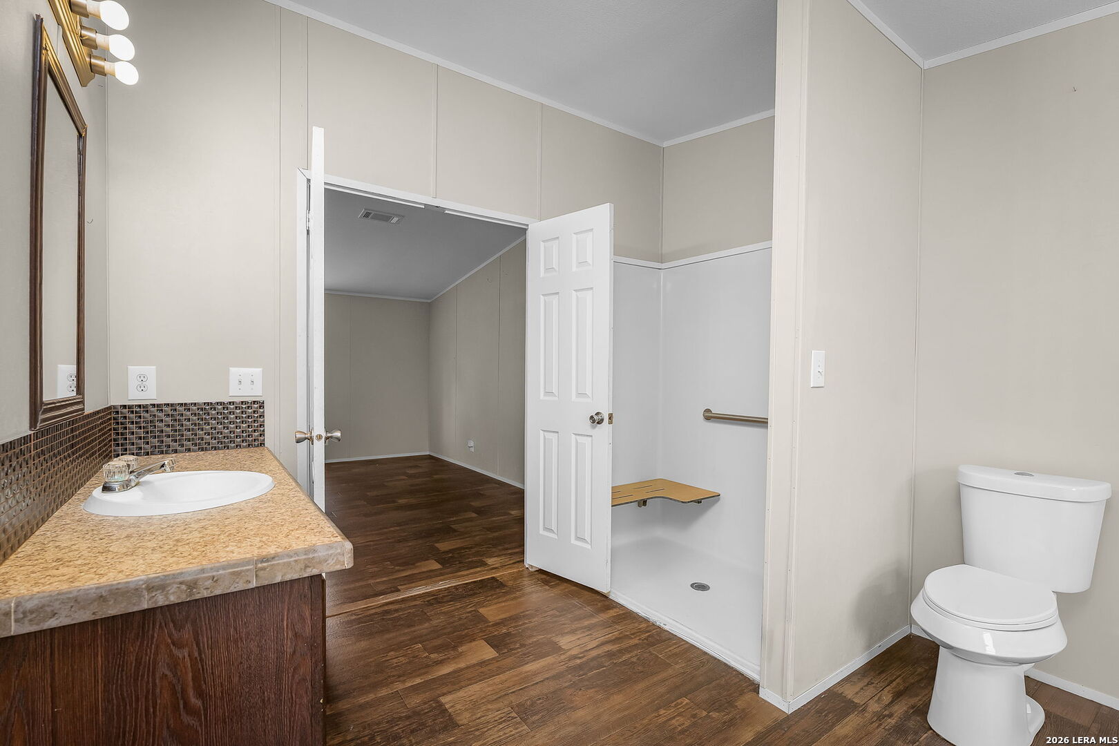 520 TURKEY TREE TRL, ,  78155 — photo 1
