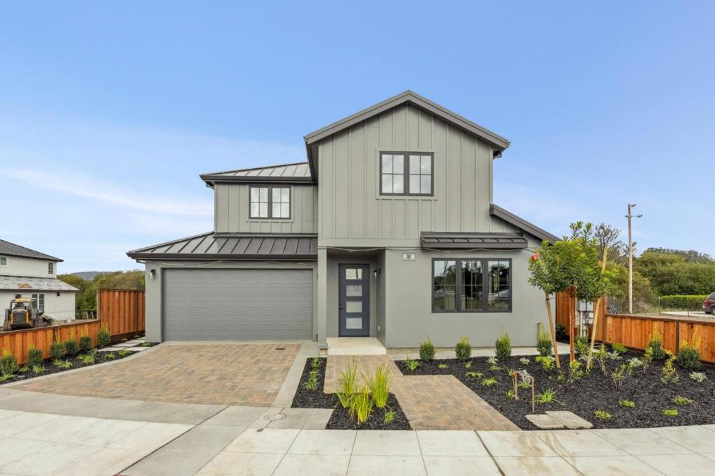 587 Creekside Court, Half Moon Bay, CA 94019 — photo 1