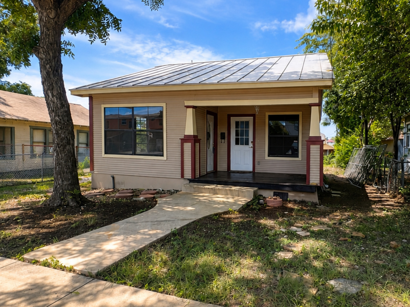 821 E JOSEPHINE ST, San Antonio, TX 78208 — photo 1