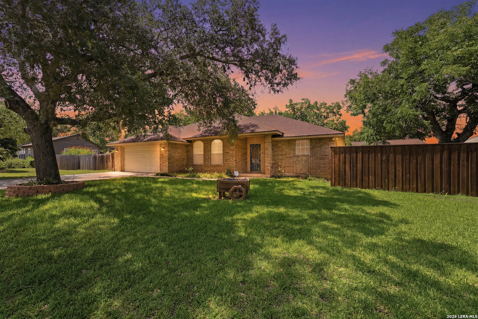 632 E Donegan, Seguin, TX 78155 — photo 1