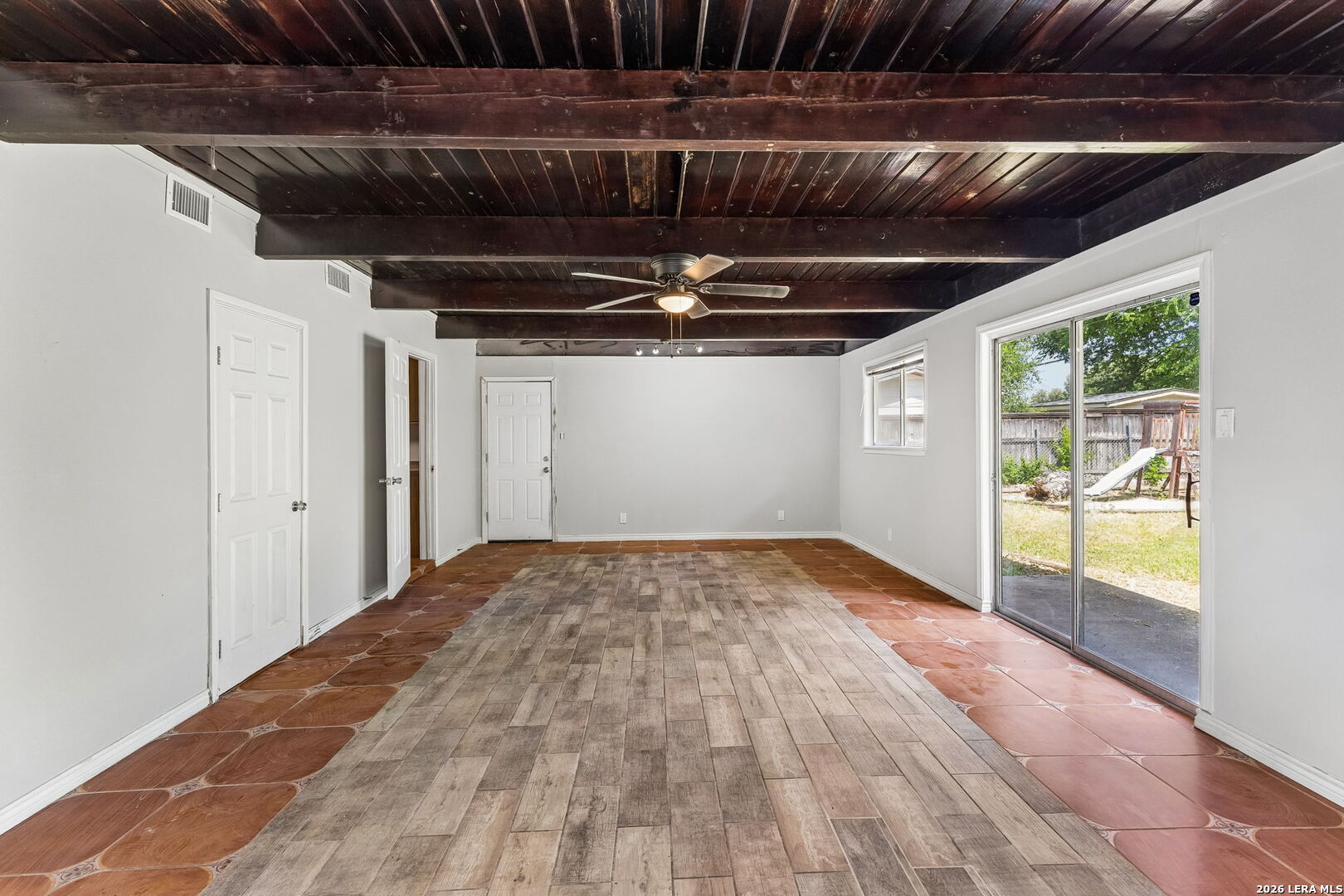 835 Lovera Blvd, San Antonio, TX 78201 — photo 1