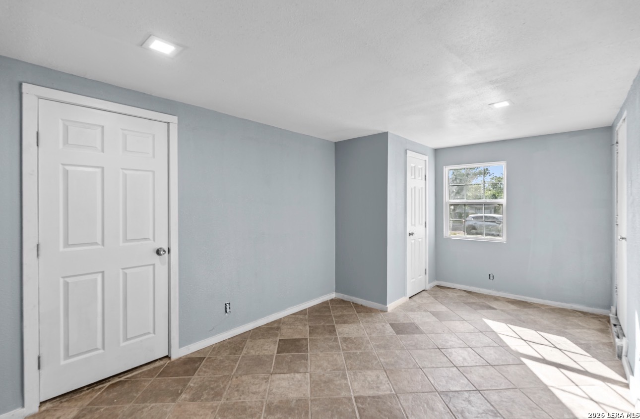 6806 BENDER DR, ,  78229 — photo 1