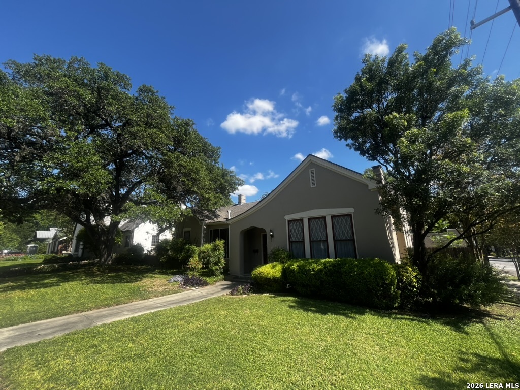 134 W AGARITA AVE, San Antonio, TX 78212 — photo 1