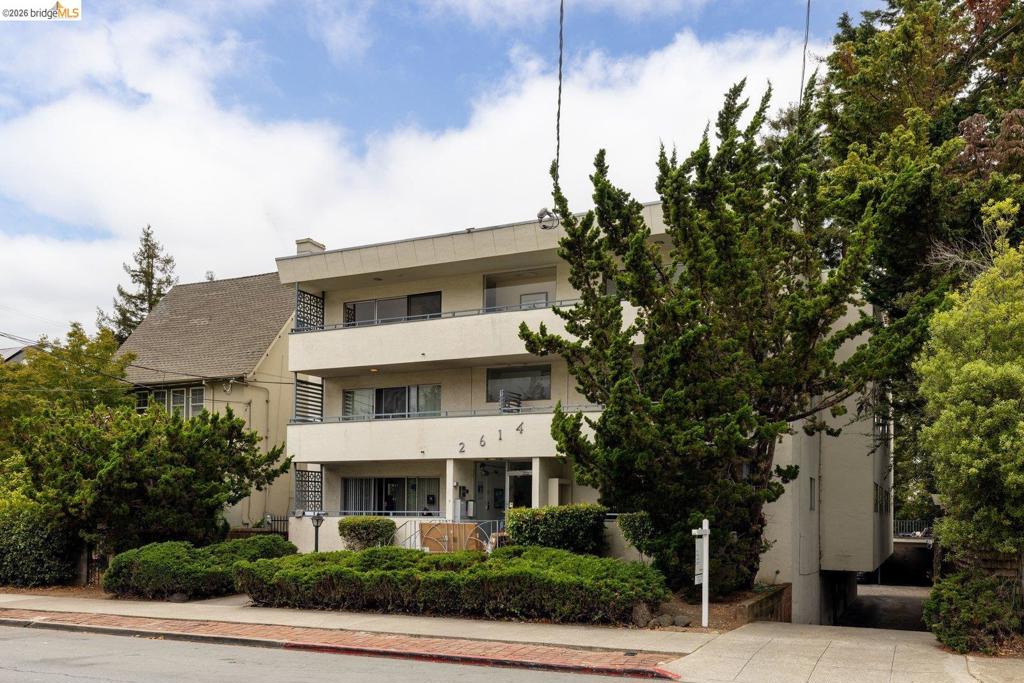 2614 Warring St 9, Berkeley, CA 94704 — photo 1
