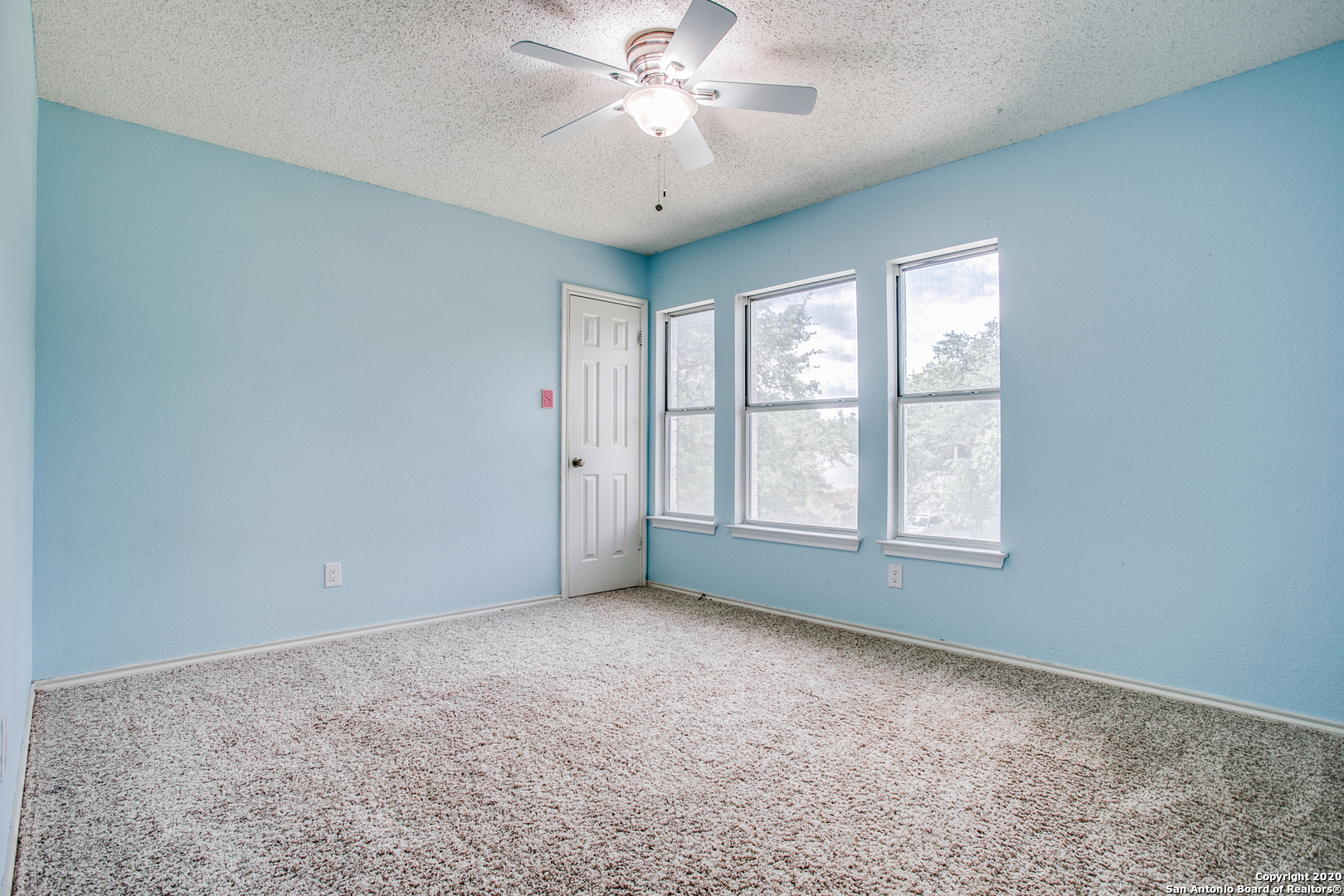 261 SAMANTHA DR, , 78154 — photo 1