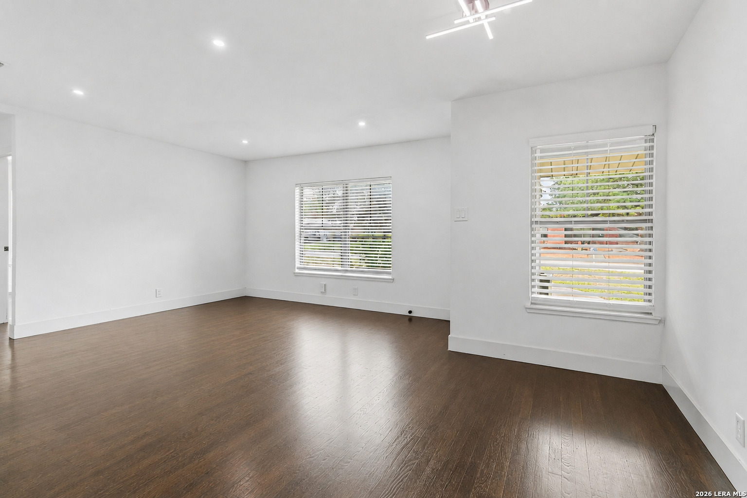 551 RADIANCE AVE, , 78218 — photo 1