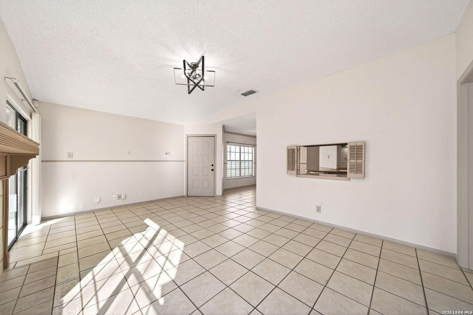 3916 Chimney Springs, ,  78247 — photo 1