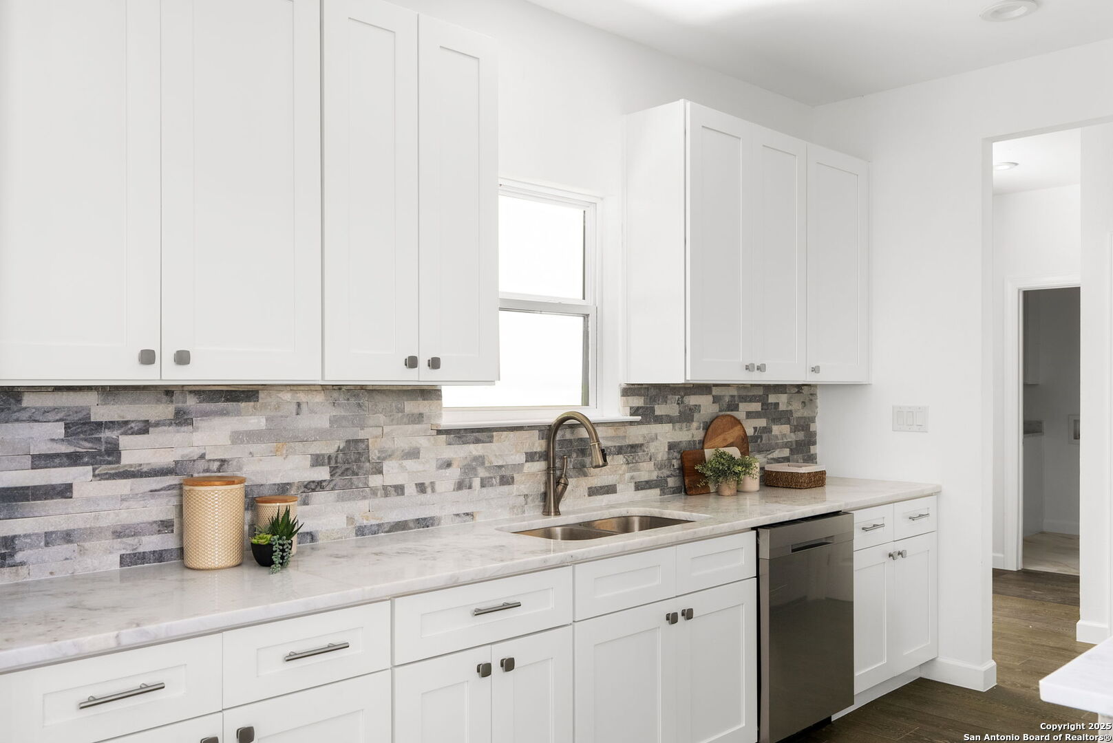 310 shayla, ,  78133 — photo 1