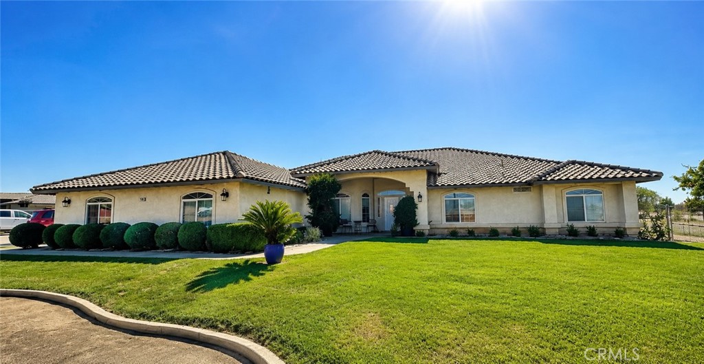 7682 Coleridge Rd, Oak Hills, CA 92344 — photo 1