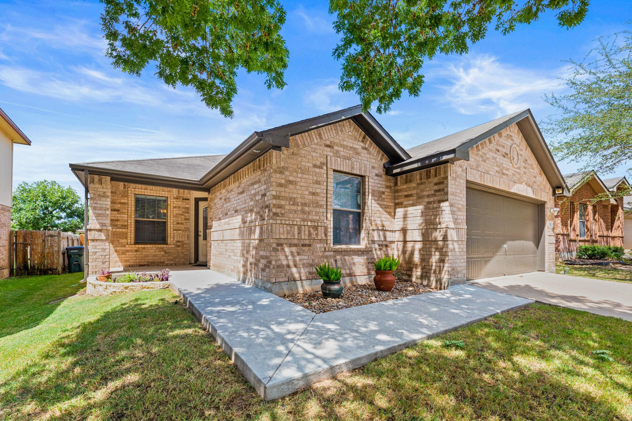 628 Quarter, Buda, TX 78610 — photo 1
