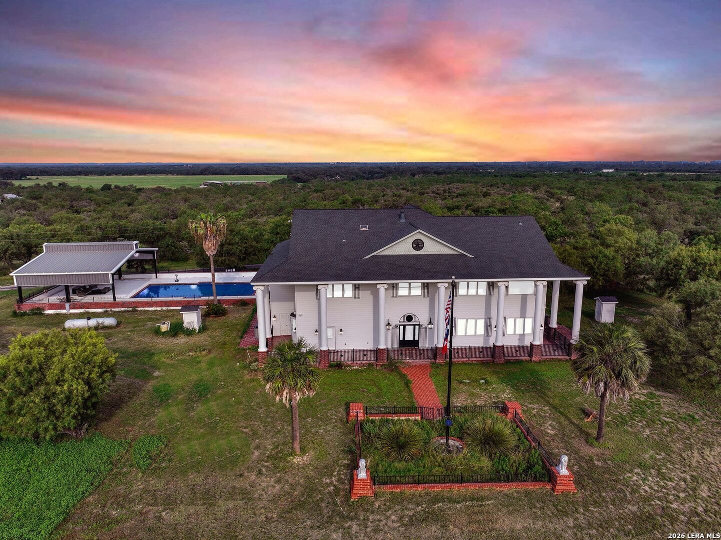 130 Pr 556, Hondo, TX 78861 — photo 1