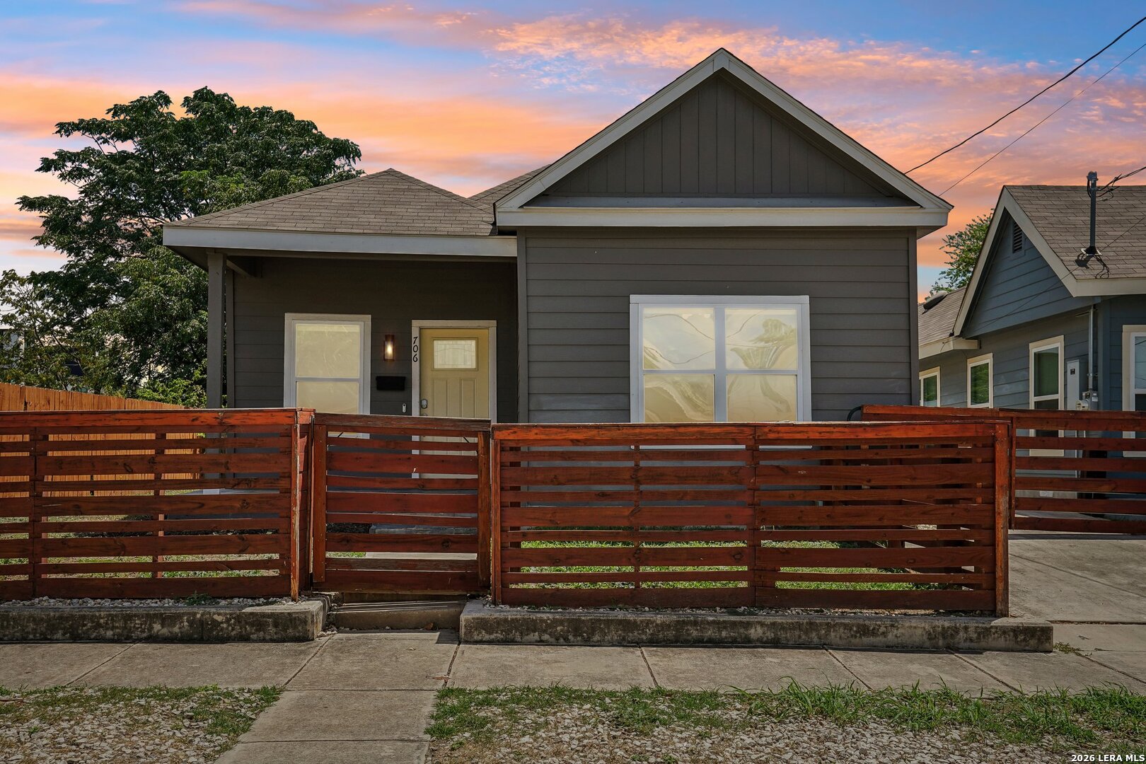 706 S OLIVE ST, San Antonio, TX 78203 — photo 1