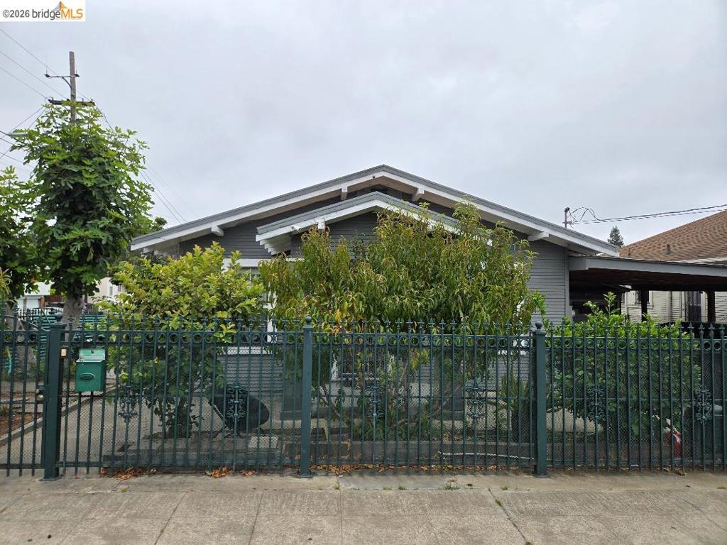 2840 22nd Ave, Oakland, CA 94606 — photo 1