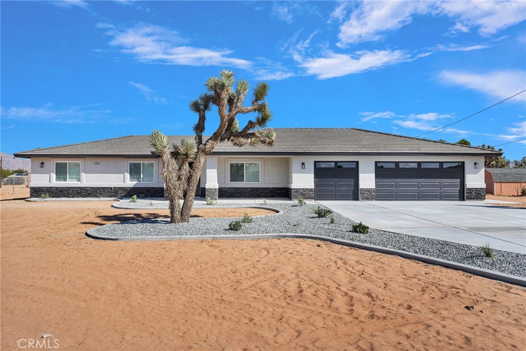 15130 Dakota Road, Apple Valley, CA 92307 — photo 1