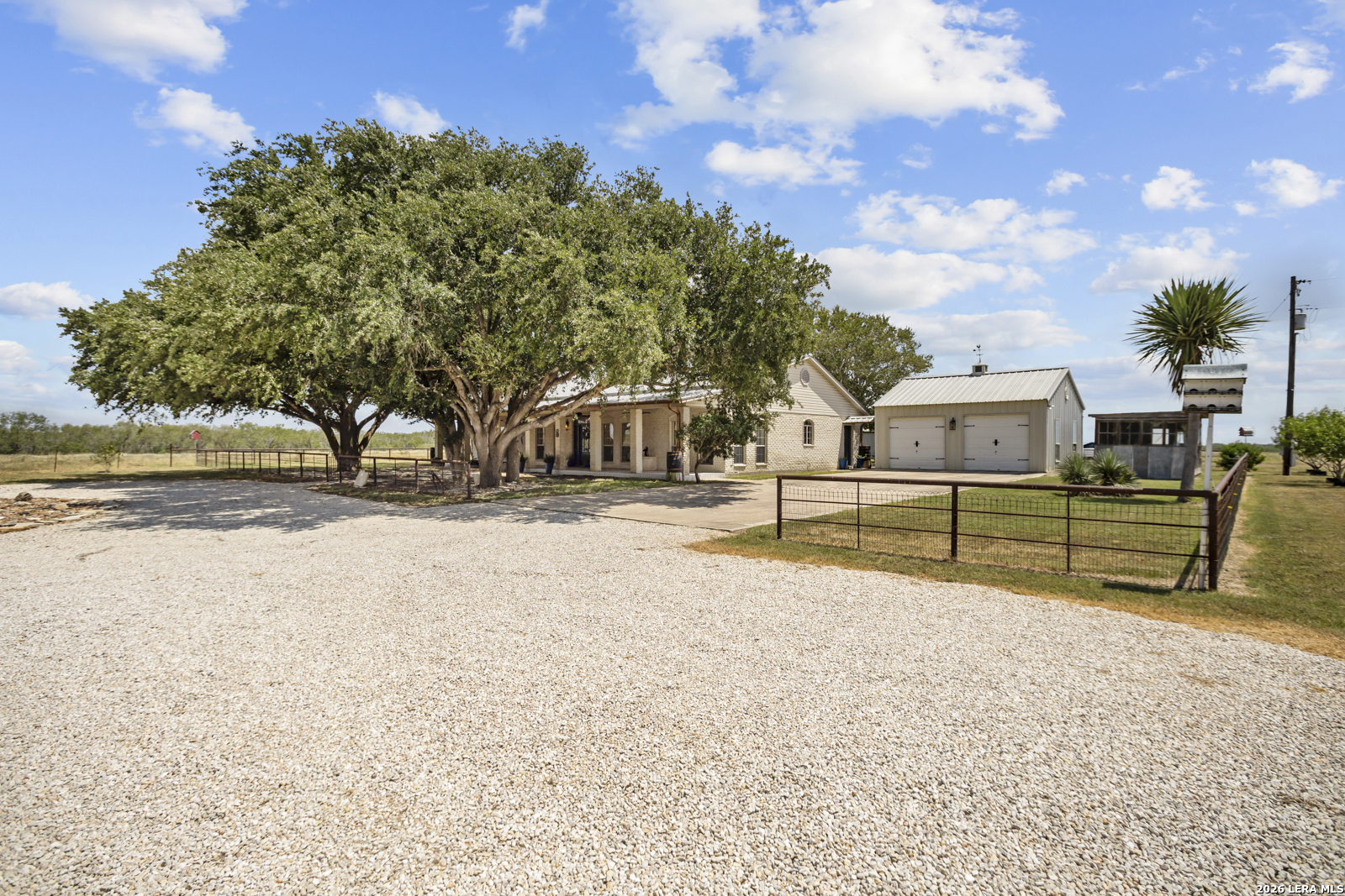 809 County Road 213, McCoy, TX 78113 — photo 1