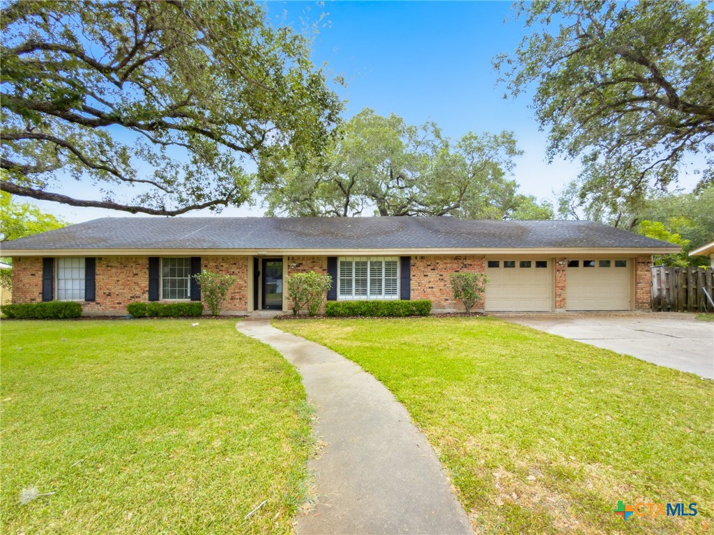 2201 College Drive, Victoria, TX 77901 — photo 1