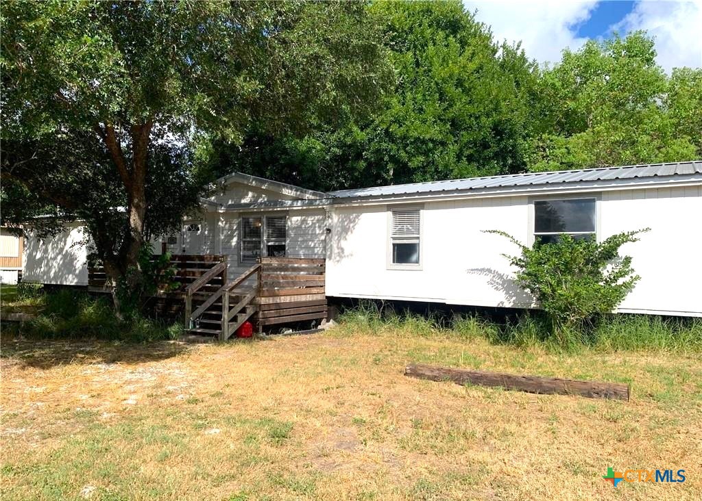 590 Lee, Victoria, TX 77905 — photo 1