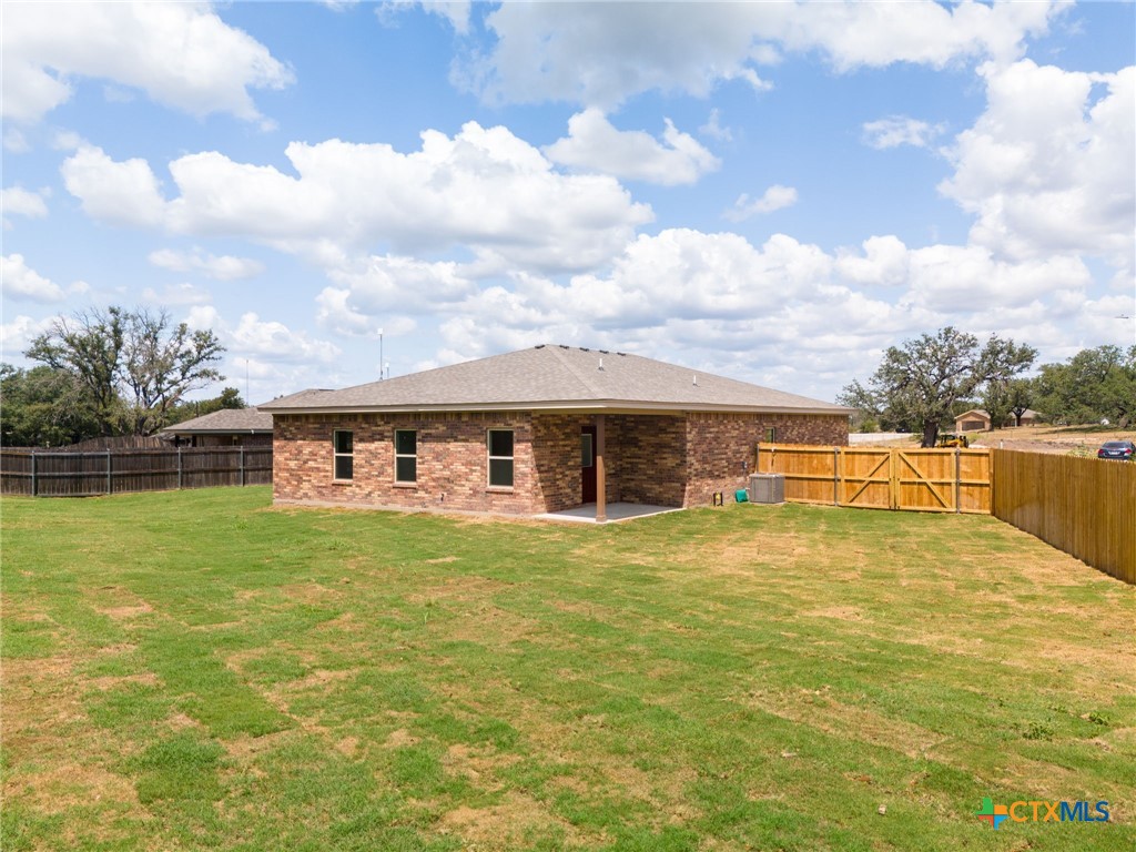 828 Elijah Ln, Lampasas, TX 76550 — photo 1
