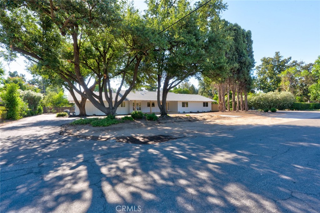 1335 S Waverly, Fresno, CA 93727 — photo 1