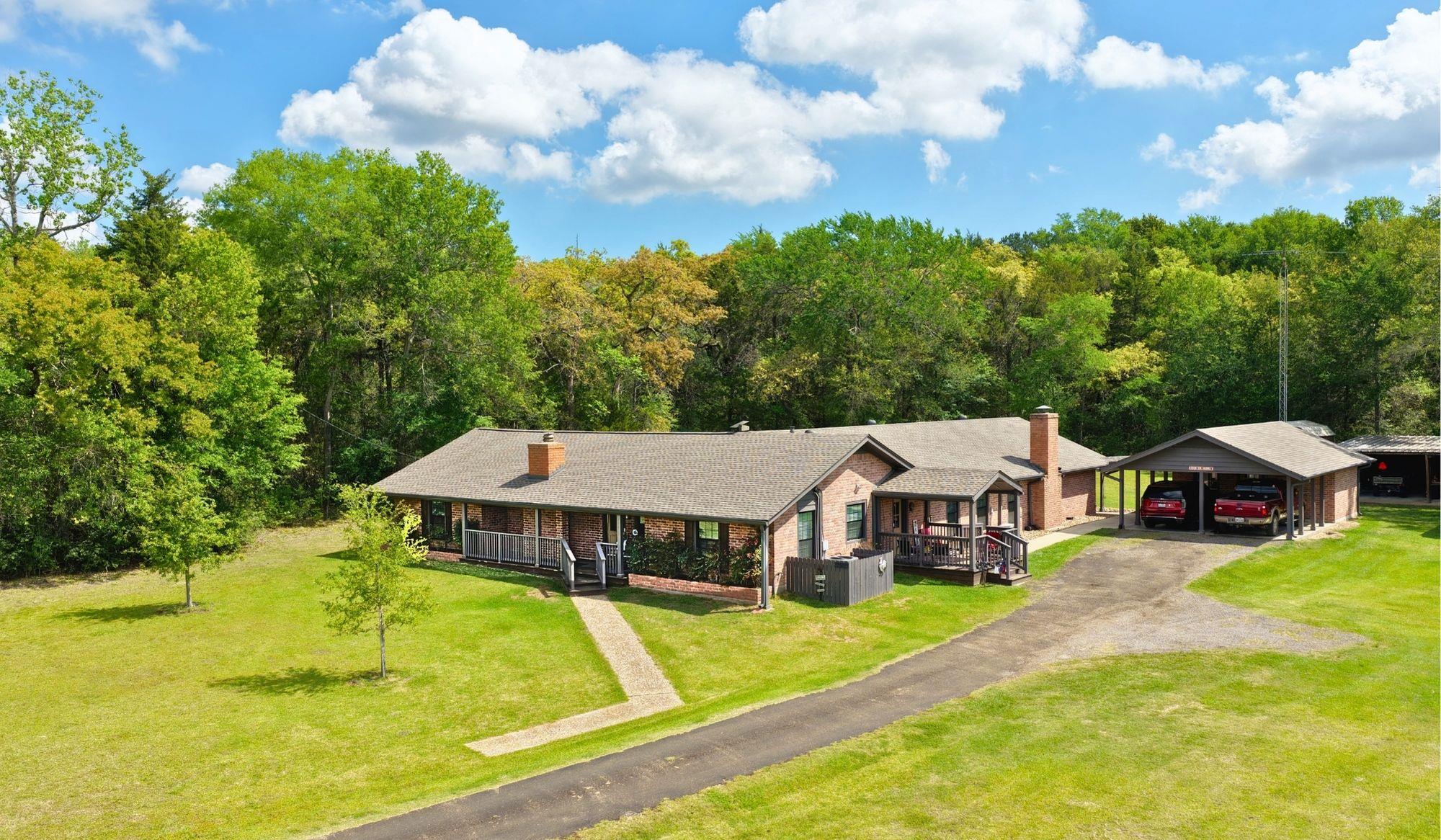 5916 Private Road 2003 (+/- 12 acres)