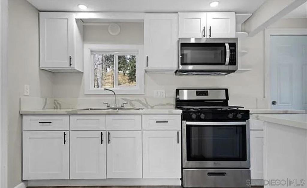 201 Hillside Spur, Cedar Glen, CA 92321 — photo 1