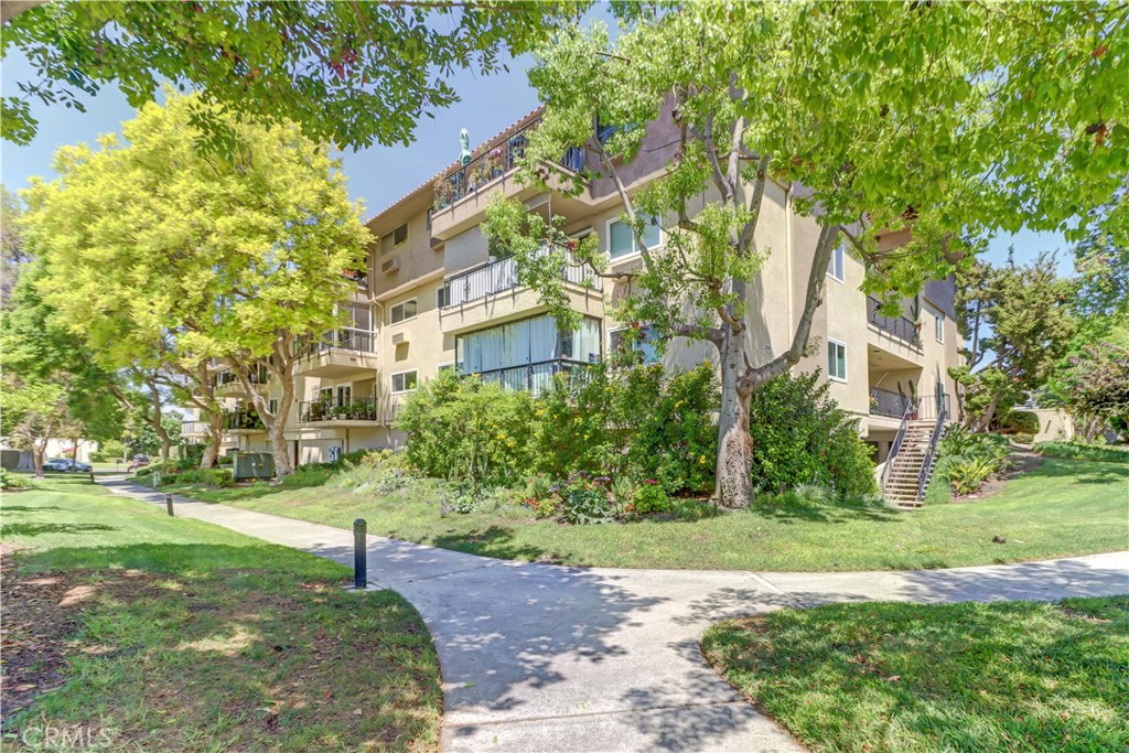 2381 Via Mariposa W 2B, Laguna Woods, CA 92637 — photo 1