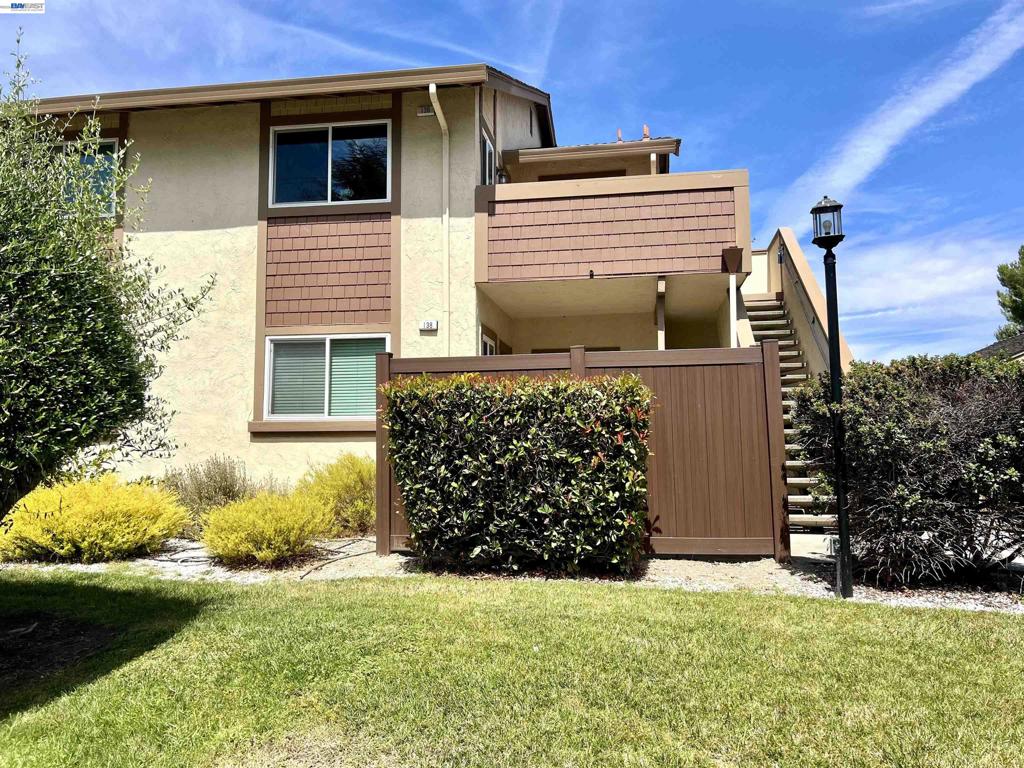 136 Hackamore Ln, Fremont, CA 94539 — photo 1