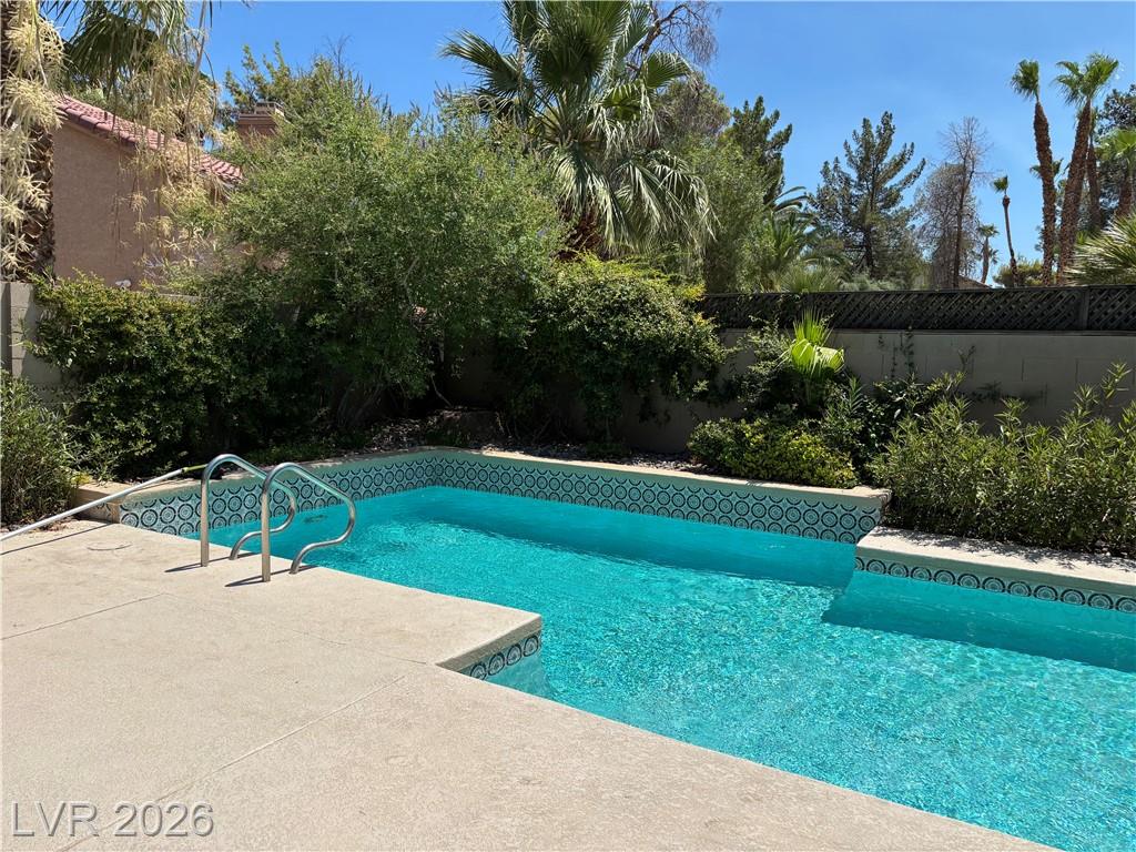 390 Rushing Creek Court, Henderson, NV 89014 — photo 1