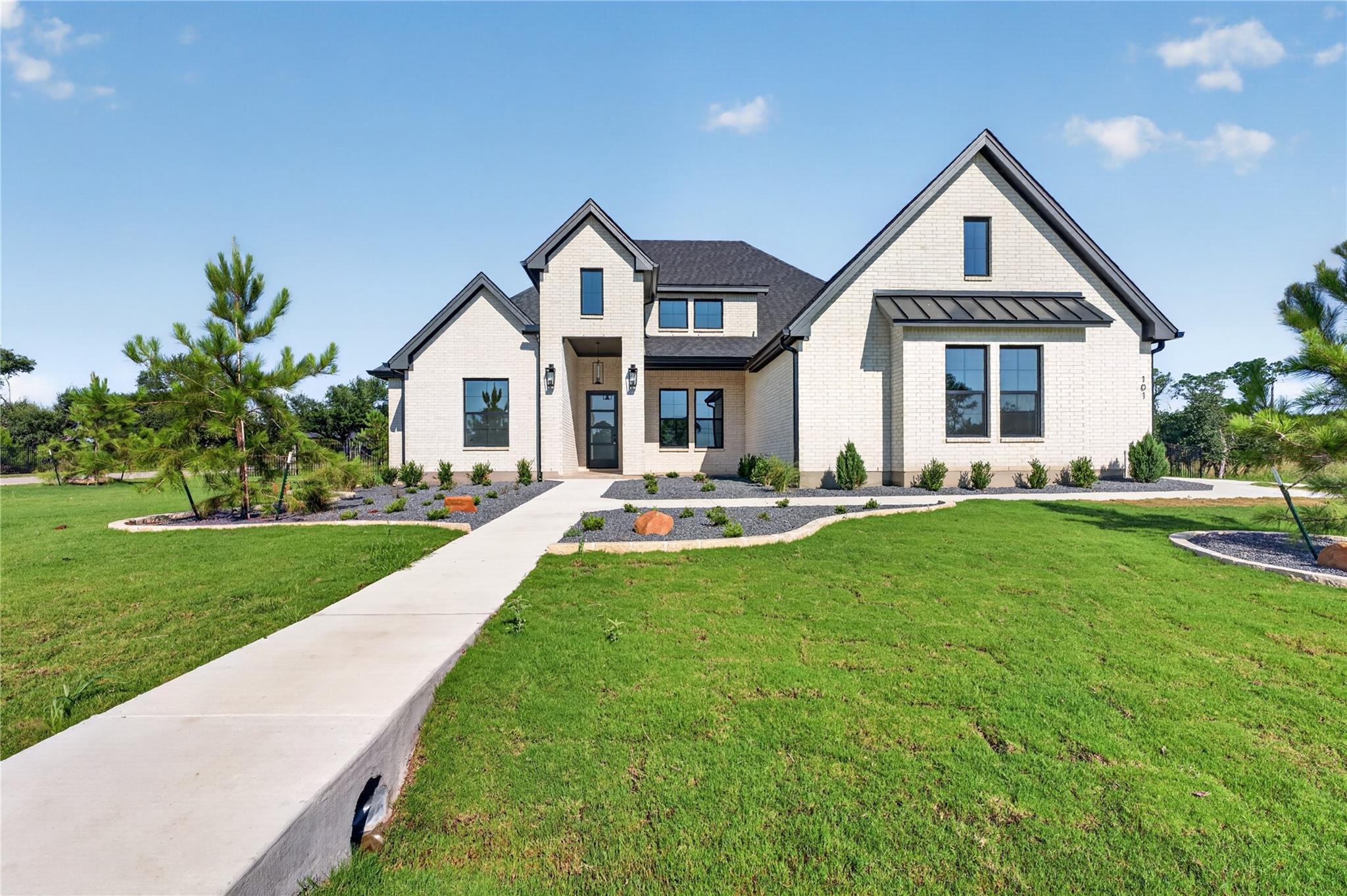 101 Lakeview, Belton, TX 76513 — photo 1
