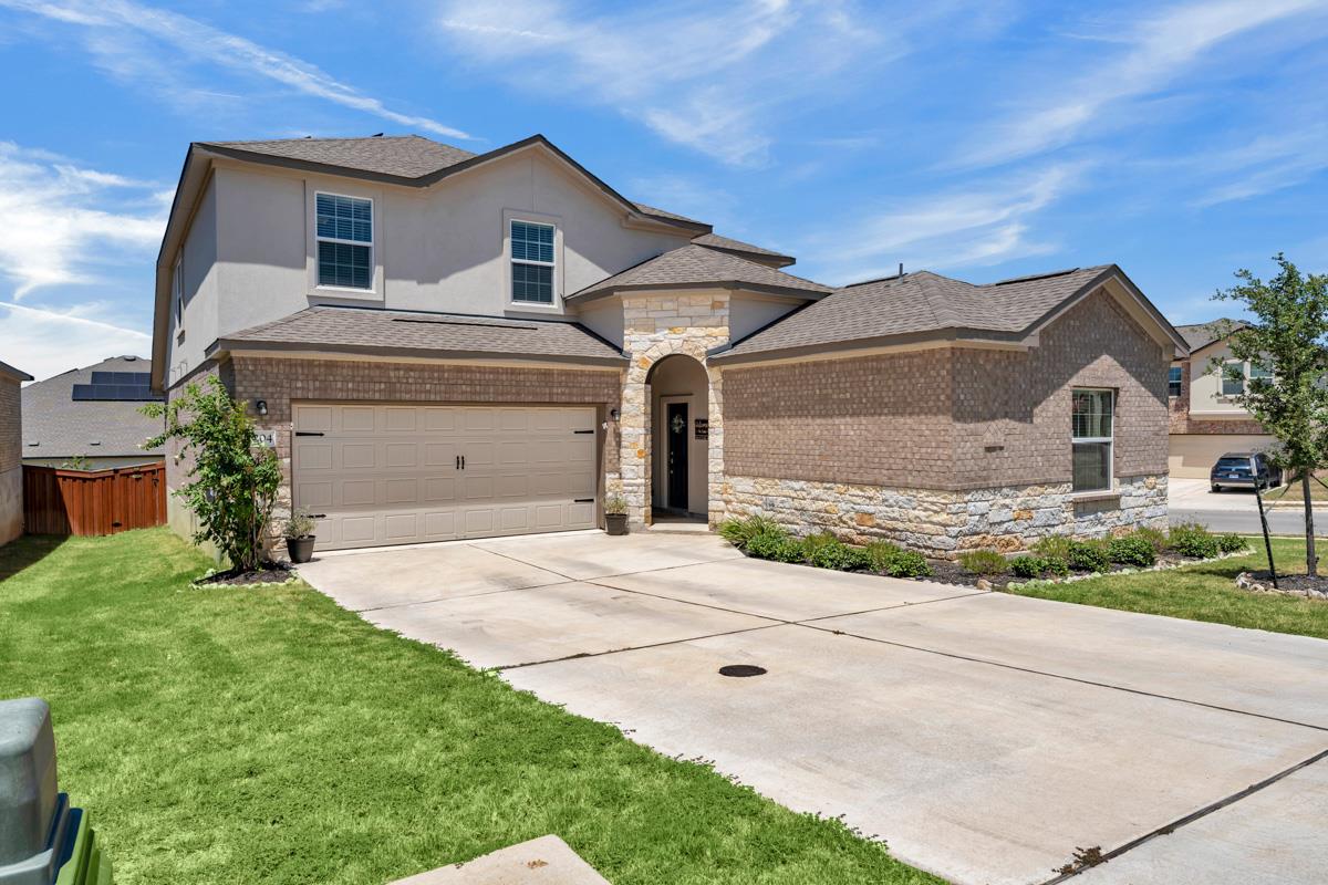 204 Lone Cedar, Marble Falls, TX 78654 — photo 1