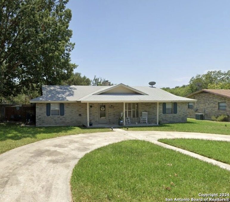 125 Bluebonnet, ,  78801 — photo 1