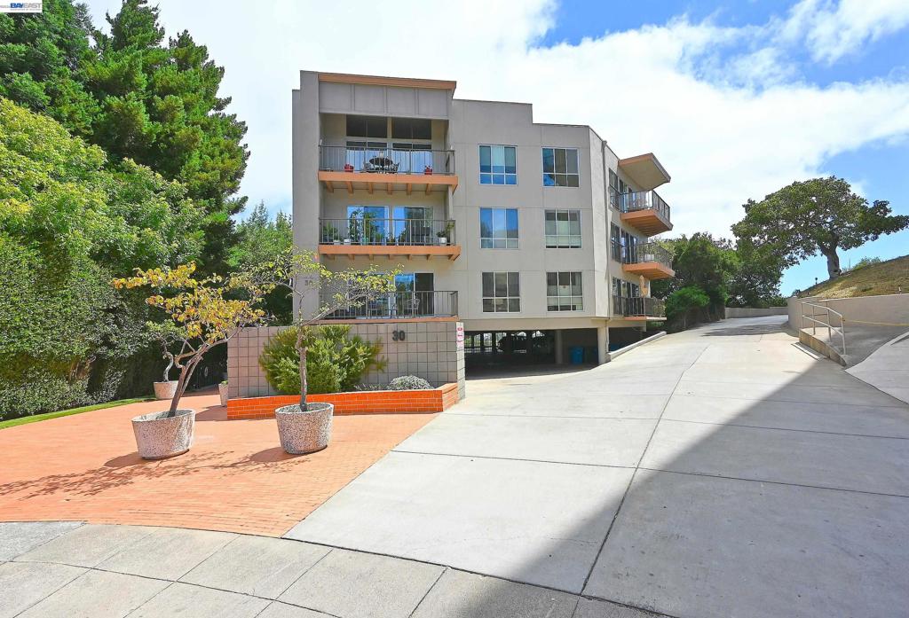 30 Mounds Rd 201, San Mateo, CA 94402 — photo 1