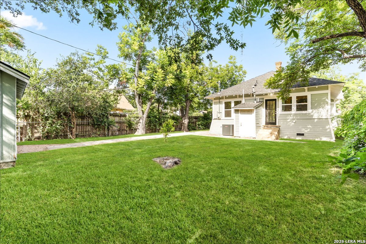 524 Hunstock Ave, ,  78210 — photo 1