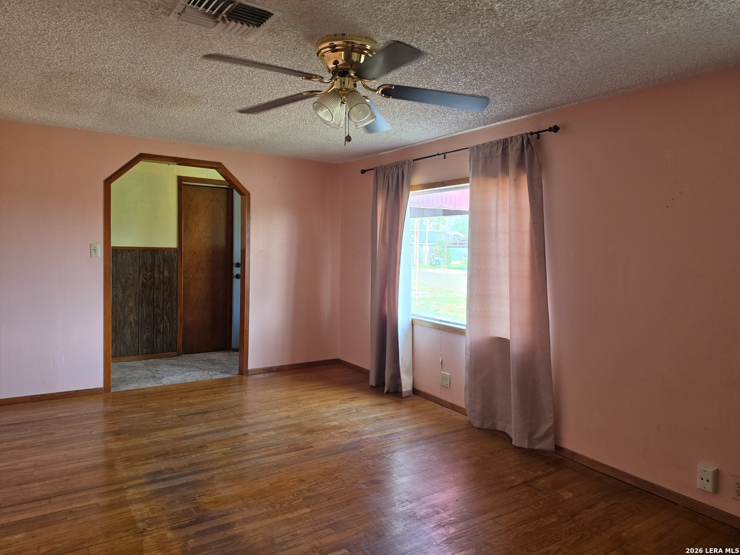 508 Nueces, , 78014 — photo 1