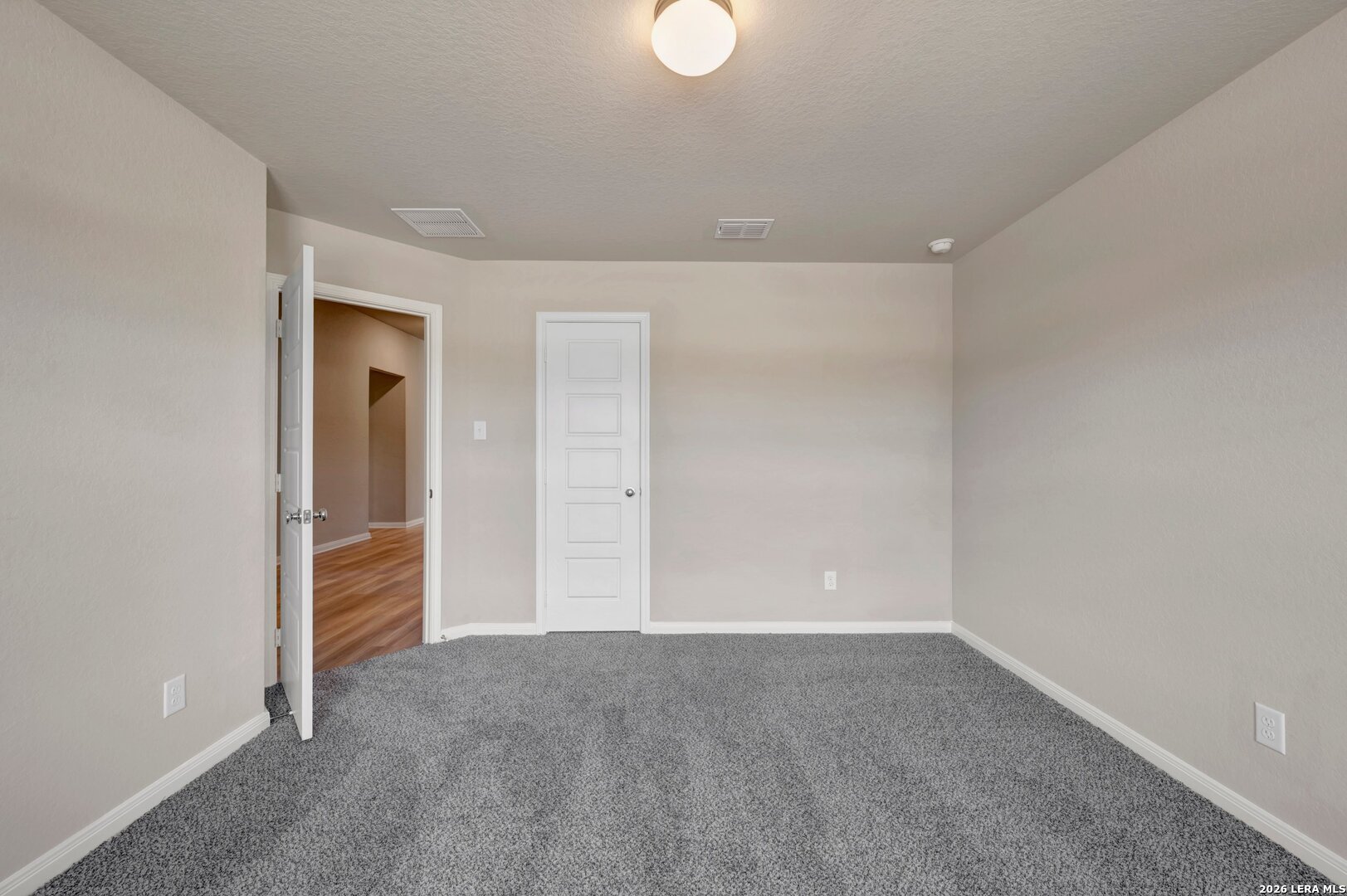 1013 Eagle Crossing, , 78155 — photo 1