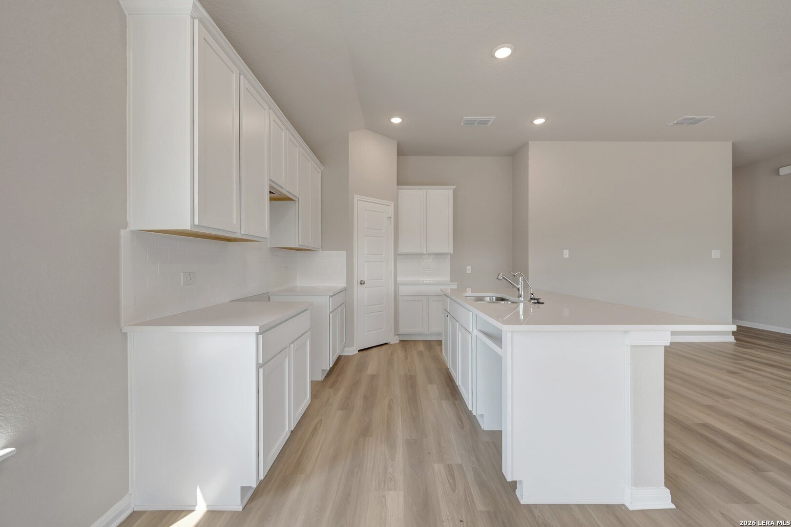 104 Greeley Drive, ,  78114 — photo 1