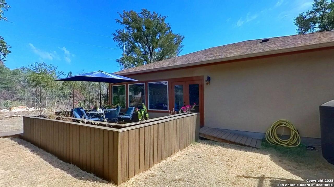 111 CLYDESDALE DR, ,  78666 — photo 1