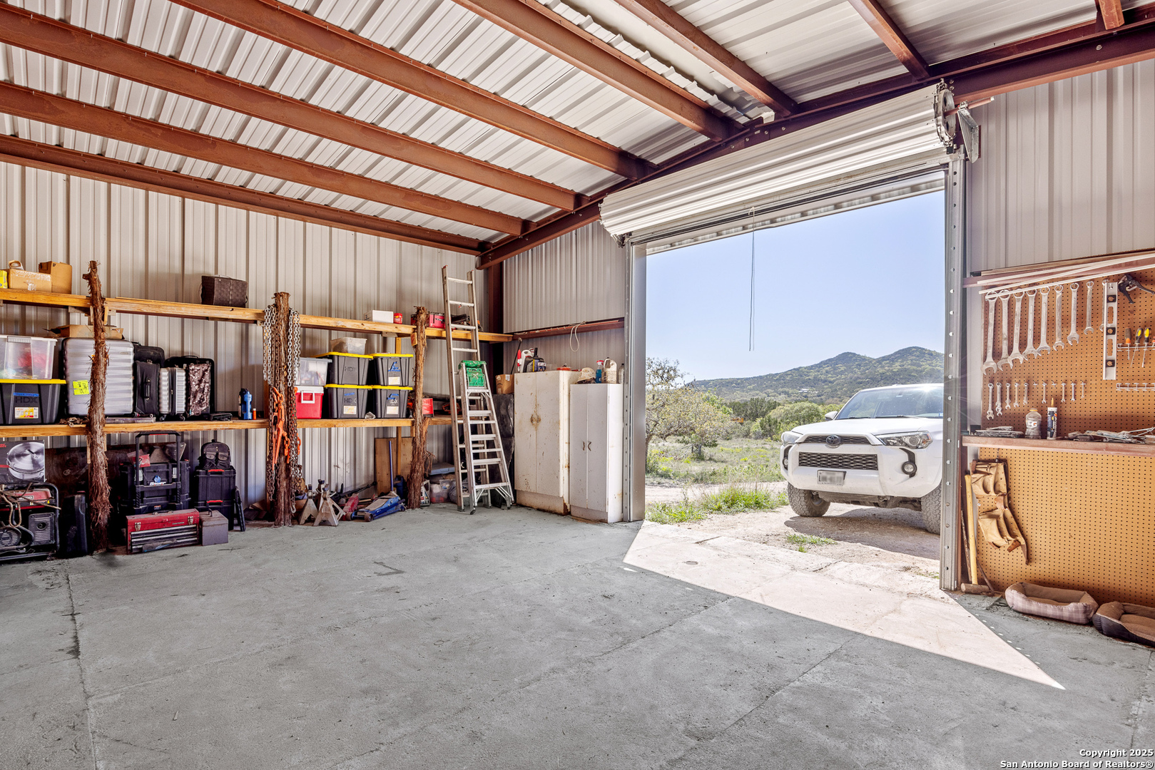 816 Cornelius Road, ,  78884 — photo 1