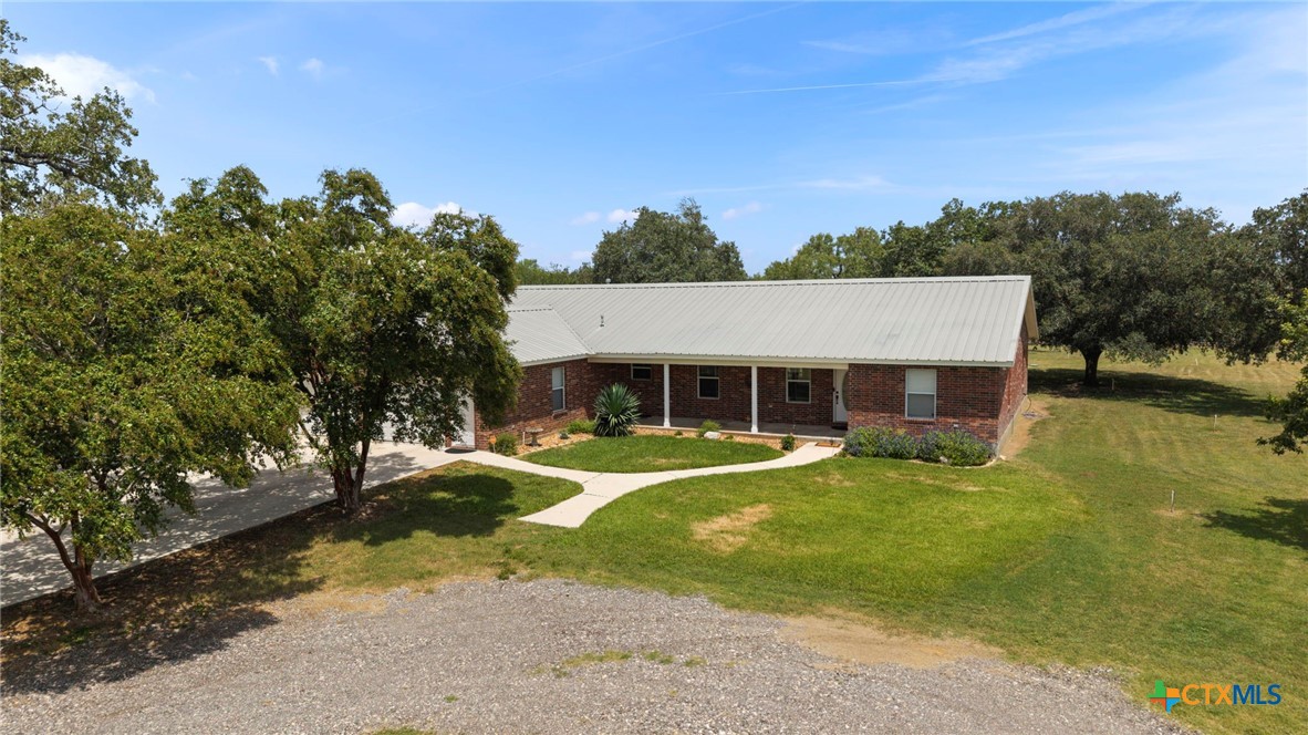 172 Meadow Lake, Seguin, TX 78155 — photo 1